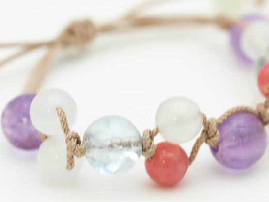 Bracelet enfant Pierre de lune &amp; Opale rose &amp; Aigue-marine &amp; Améthyste rose &amp; Incarose