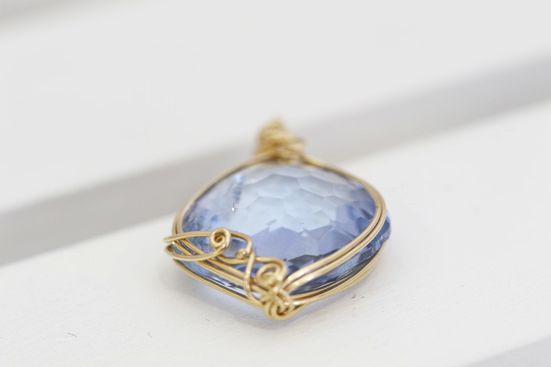 Sierra Nevada Andara Crystal "Lady Nellie" pendant, K14 Gold