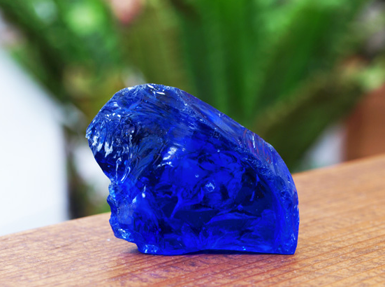 Cristal d'Andara de la Sierra Nevada « Feu de Tanzanite » Roche