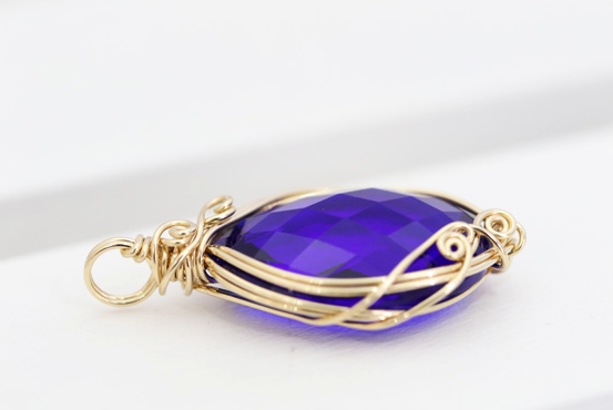 Pendentif "Tanzanite Fire" en cristal Sierra Nevada Andara, or K14